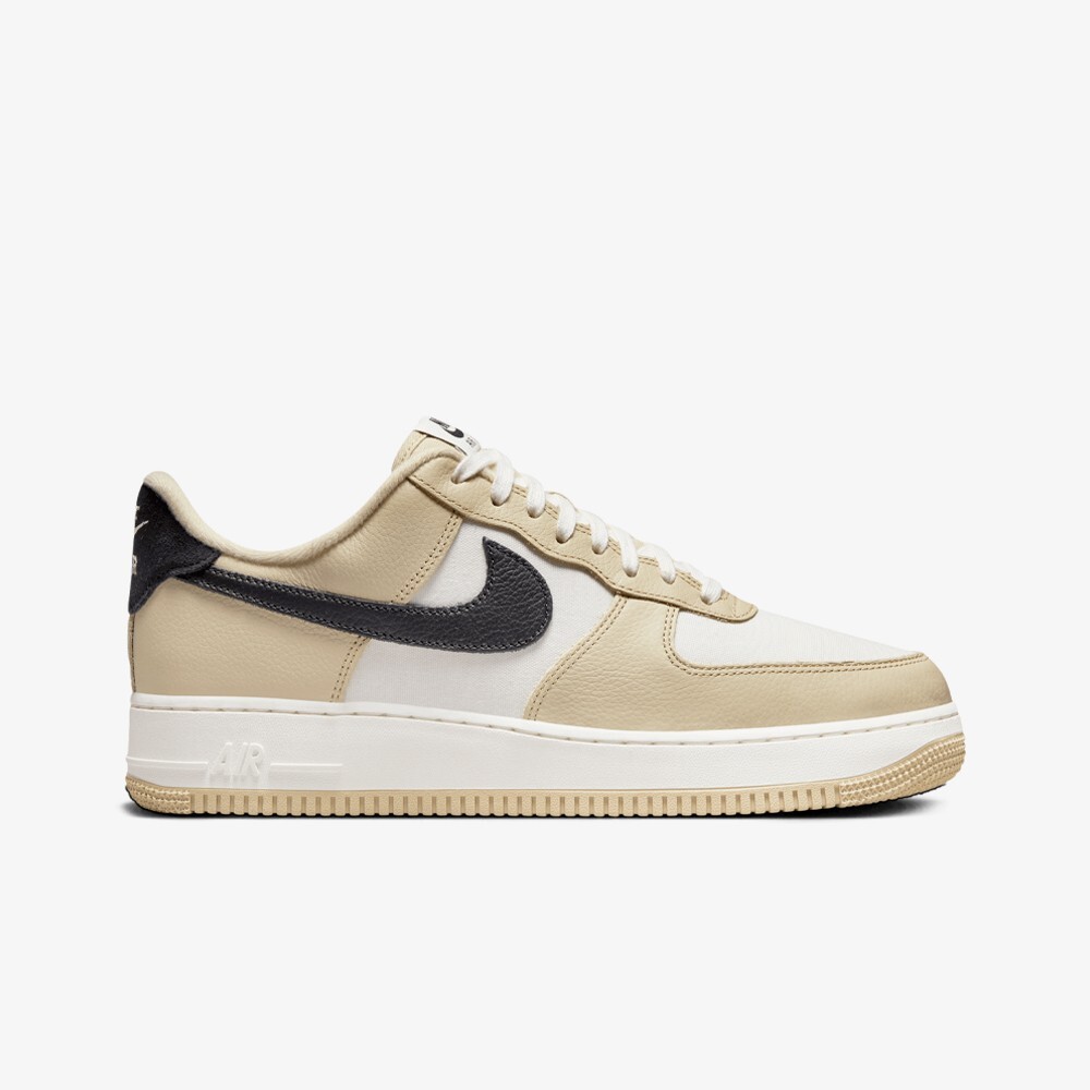 

Кроссовки Air Force 1 '07 NHBD 'Team Gold and Black' Nike, черный
