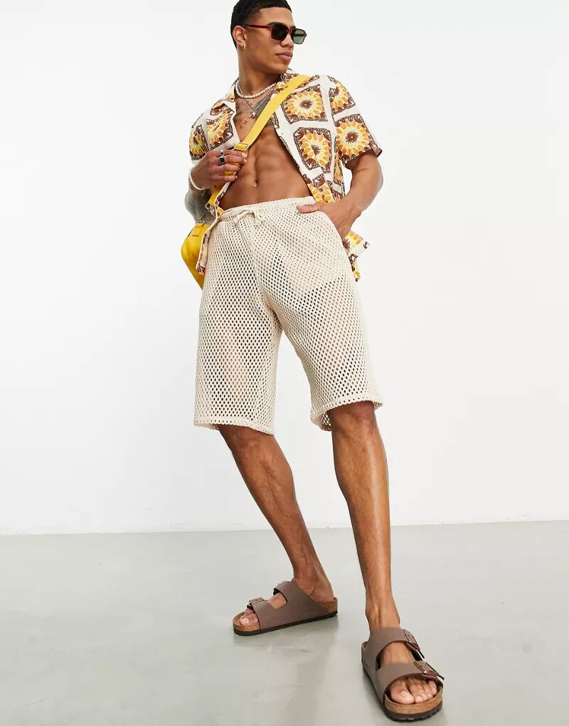 Удлиненные шорты-солнце из фактурной ткани бежевого цвета ASOS шорты из фактурной ткани мятный