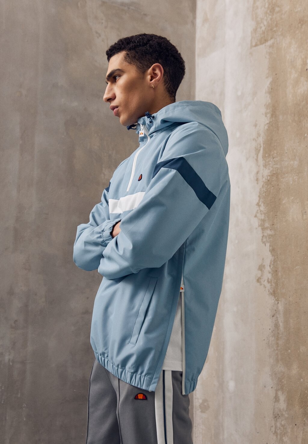 

Ветровка Ellesse