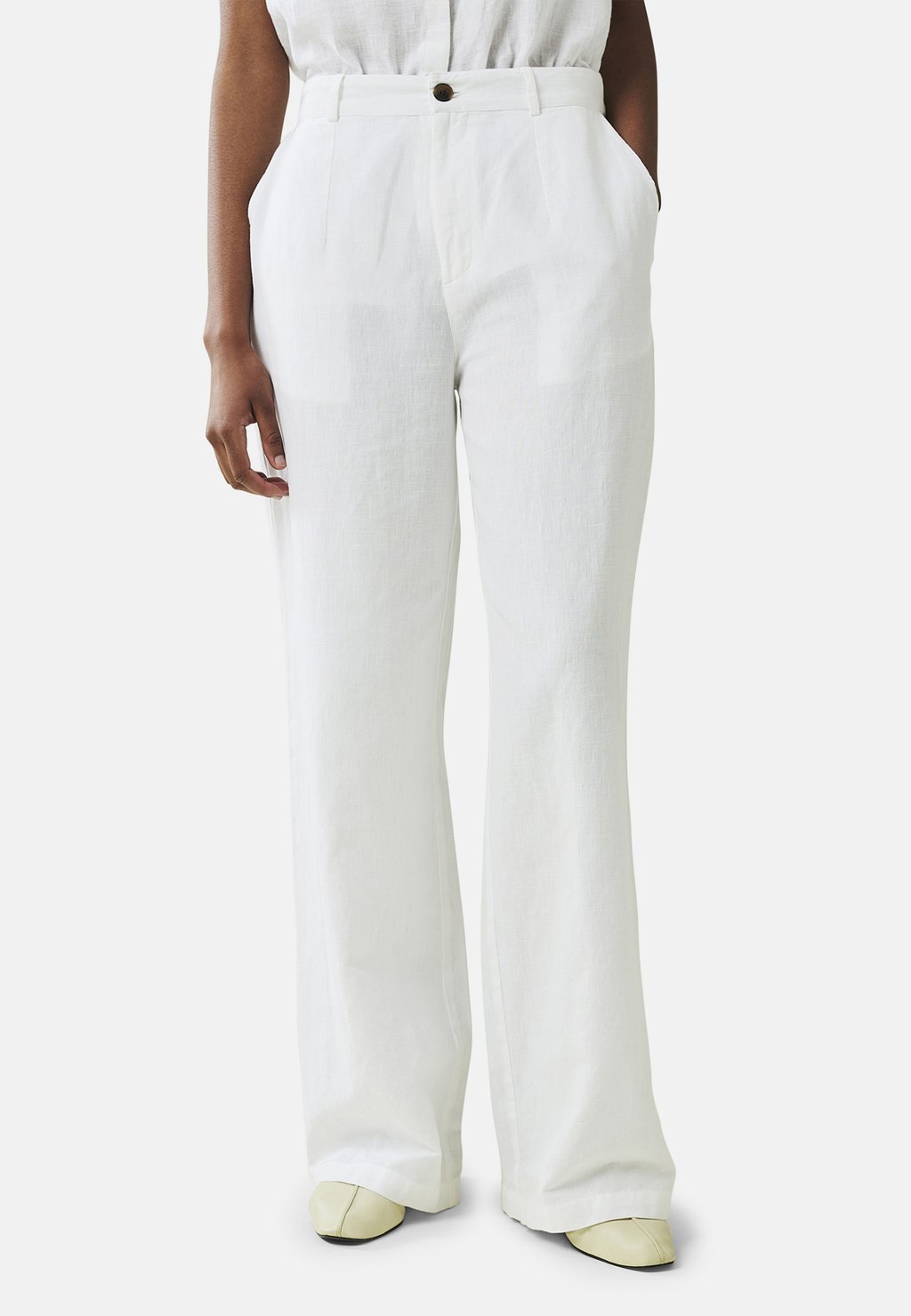 цена Тканевые брюки Lexington, белый