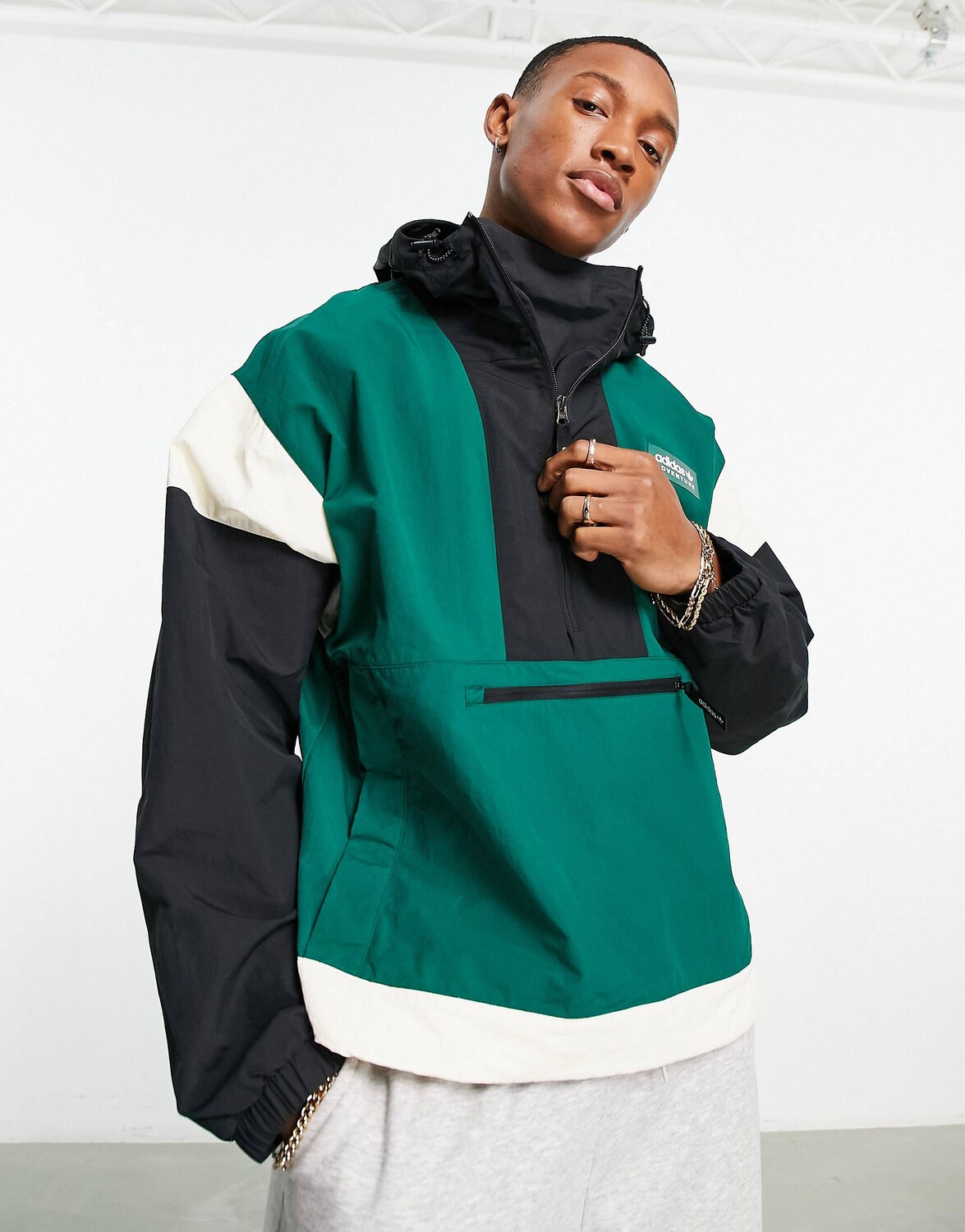 

Черно-зеленая полиэстеровая куртка adidas Originals Adventure до половины молнии, Черный
