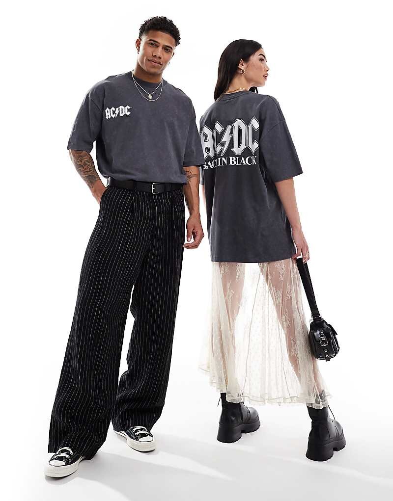 

Объемная футболка унисекс с лицензией ASOS DESIGN с принтами AC/DC размытого угля