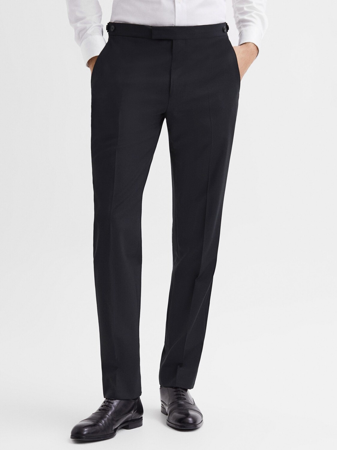 

Reiss Hope Modern Fit Дорожные брюки из смесовой шерсти, черные, Черный