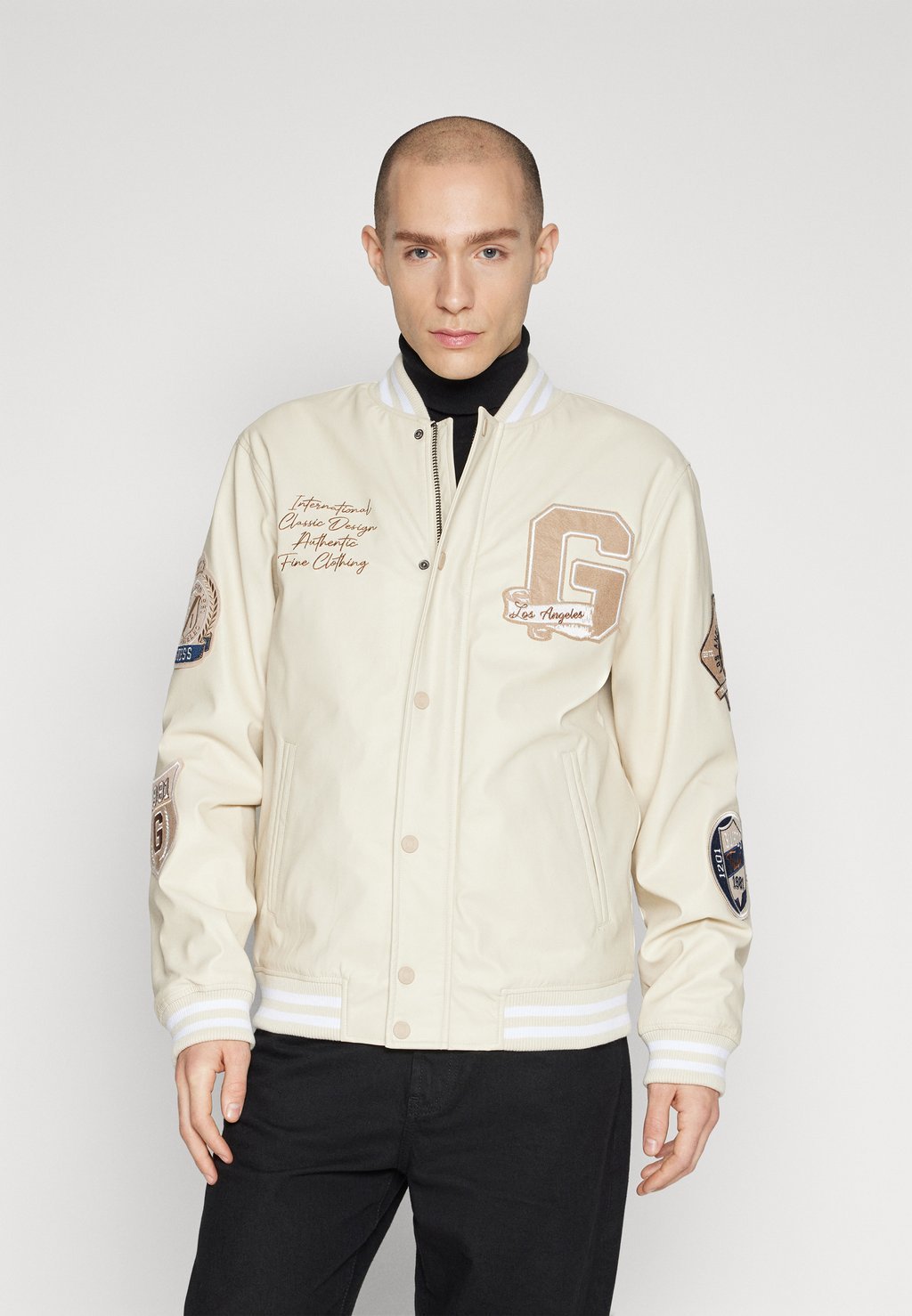 

Куртка-бомбер VARSITY BOMBER Guess, песок