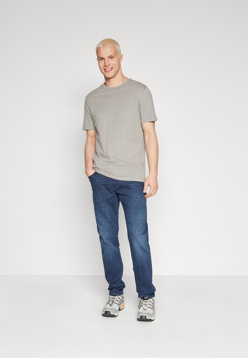 

базовая футболка Brace Crew 3 Pk AllSaints, цвет green/blackk/grey