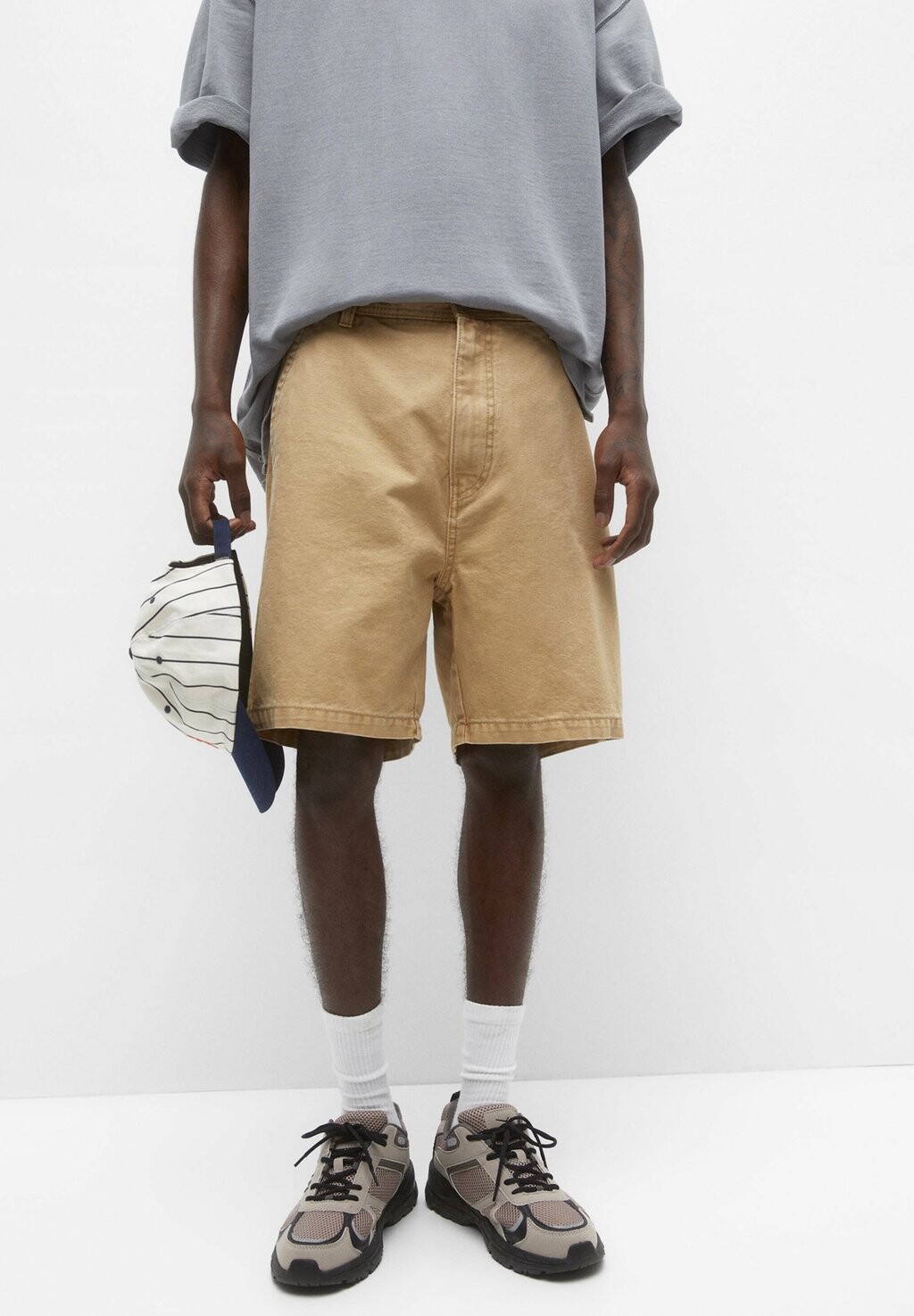 

Шорты Basic Colorful Bermuda PULL&BEAR, цвет ochre