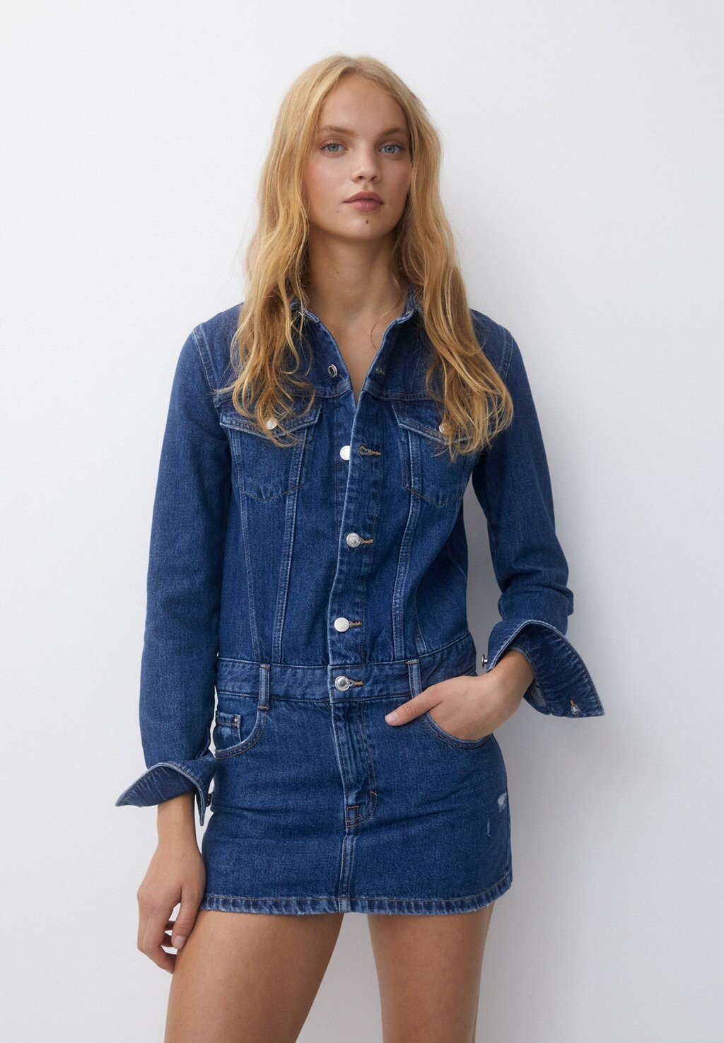 

Джинсовое платье Short Button-Up PULL&BEAR, цвет blue denim