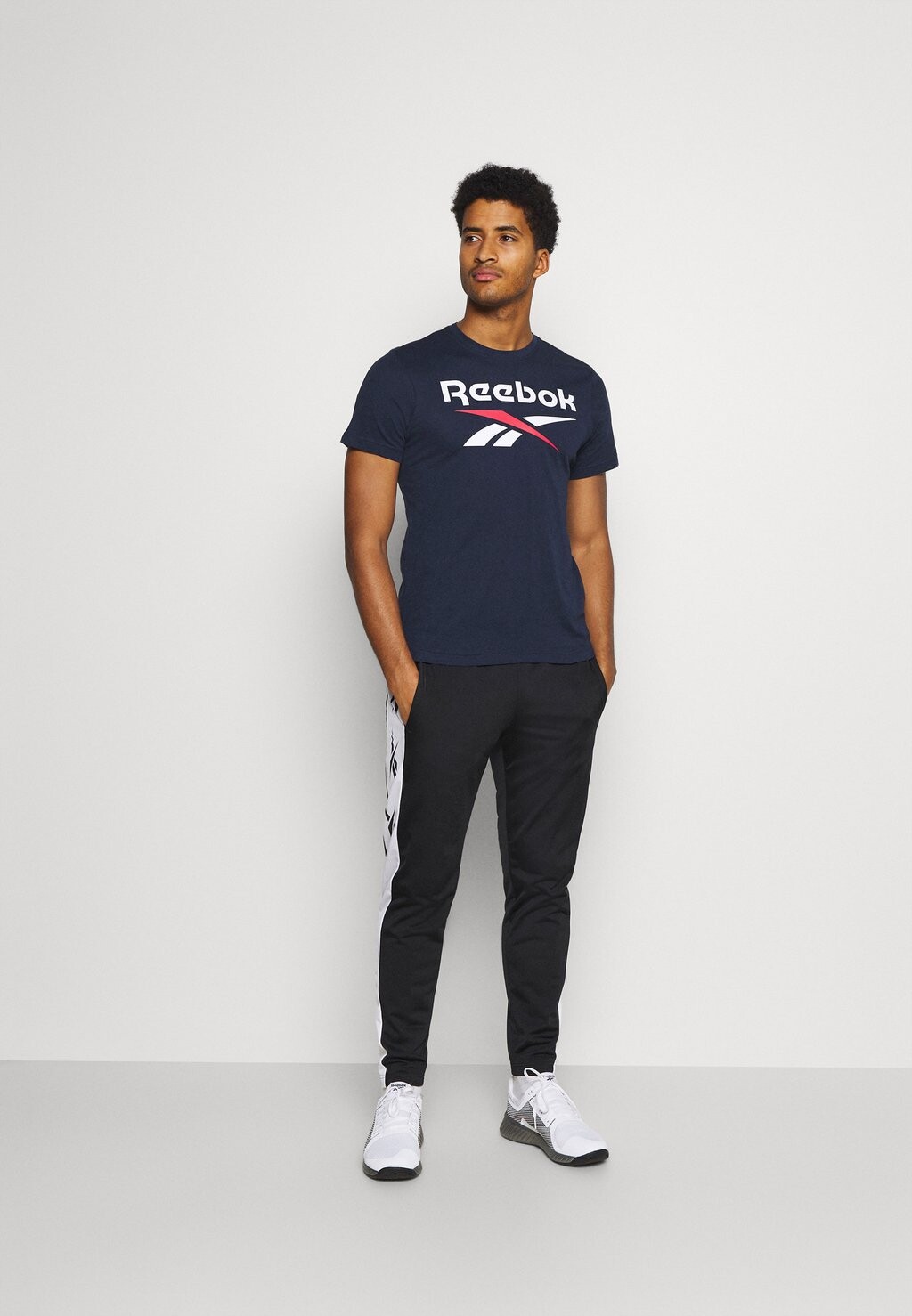 

Футболка с принтом Big Logo Tee Reebok, темно-синяя