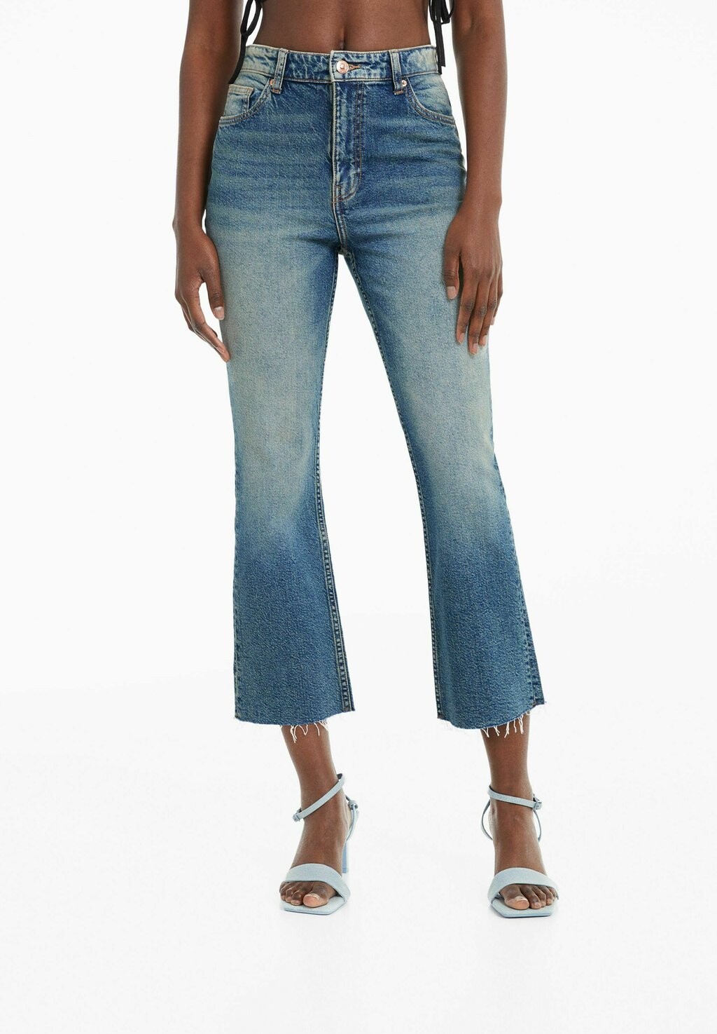 

Джинсы Bootcut Bershka