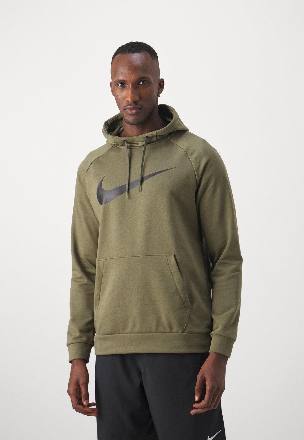 Худи Nike, цвет medium olive/black спортивные брюки unlimited tpr nike цвет medium olive black medium olive