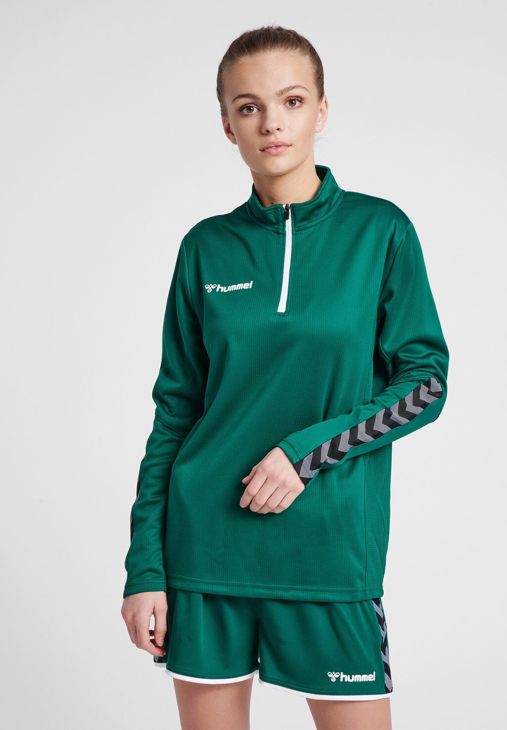 

Толстовка с капюшоном Hummel, зеленый