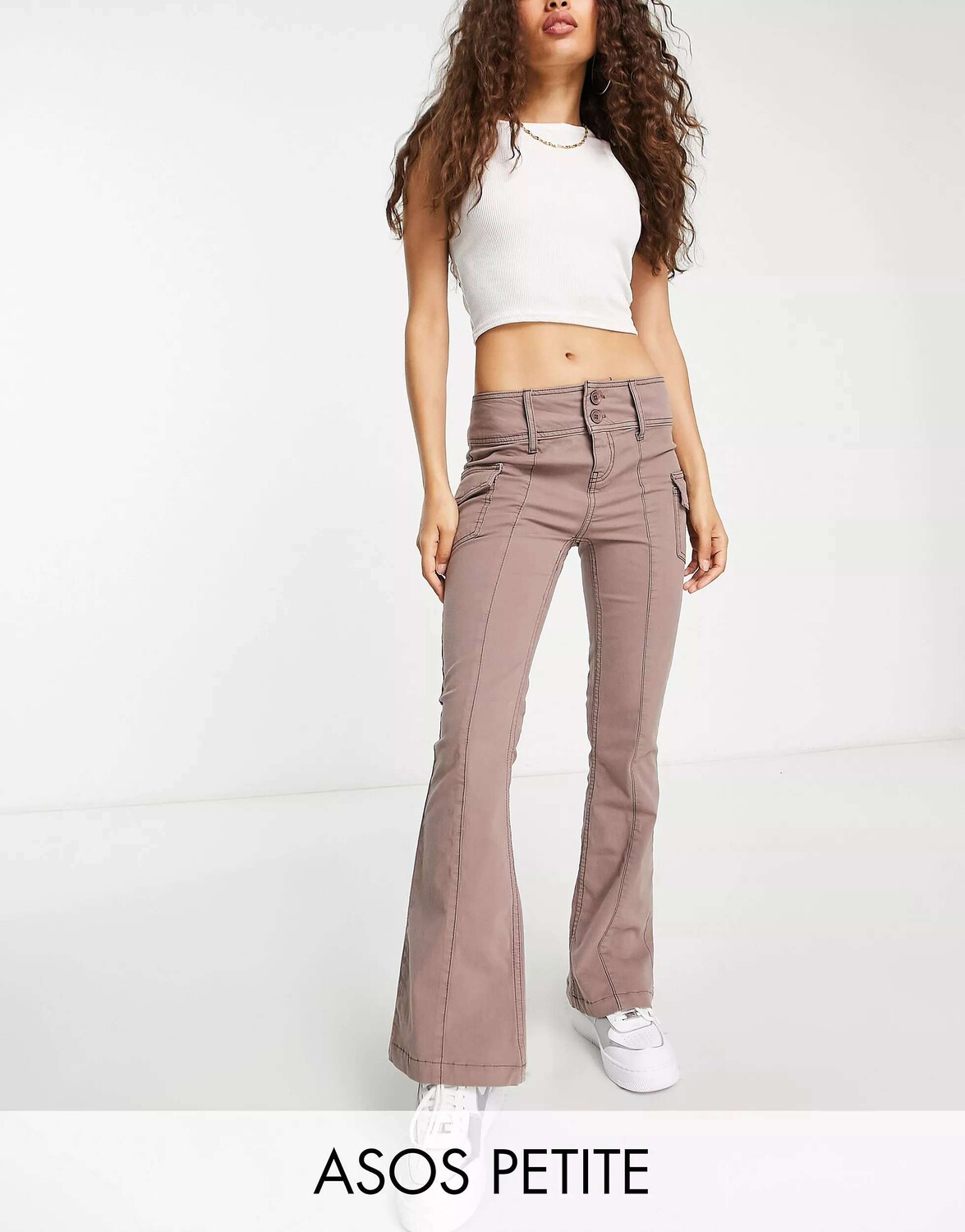 

Норковые брюки-клеш с карманом-карго ASOS Petite