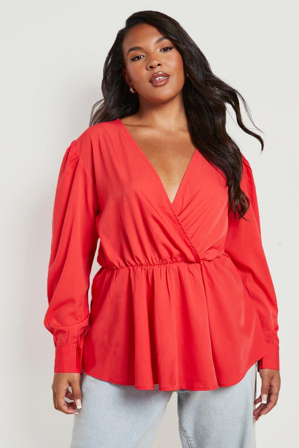

Блузка с длинными рукавами и запахом plus баска Boohoo, красный