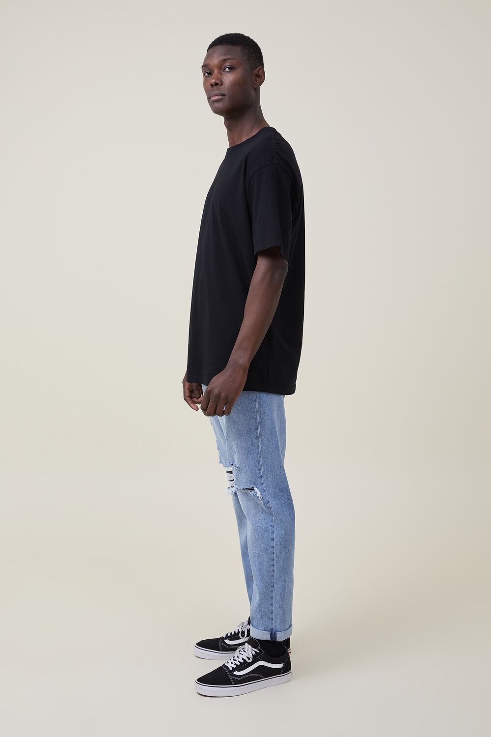 

Свободные зауженные джинсы Cotton On