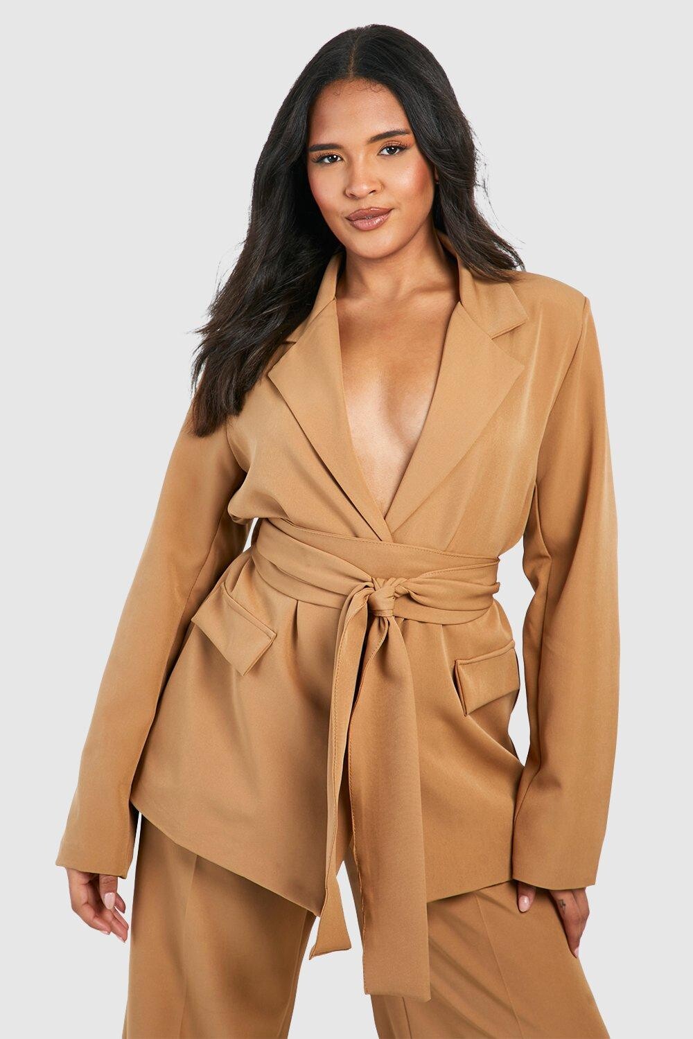 

Тканый блейзер с завязками Plus Plus boohoo, бежевый