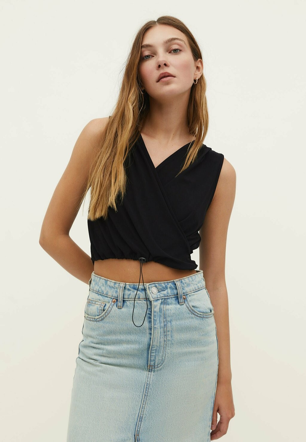 

Топ Stradivarius, черный