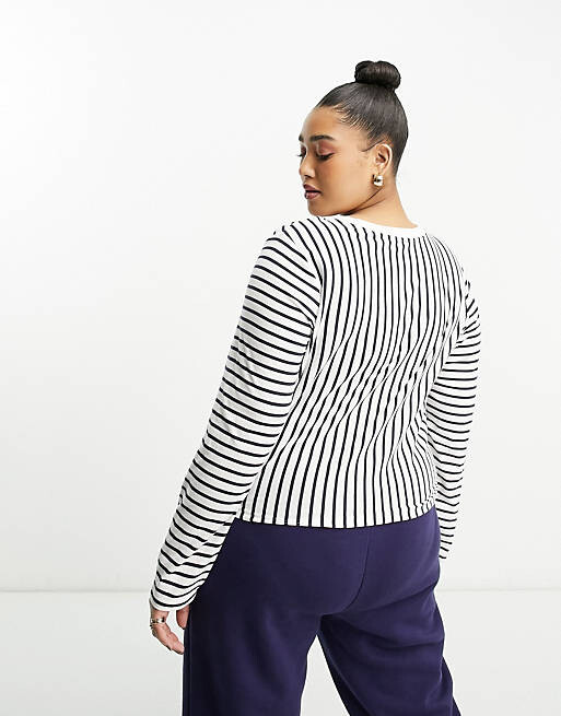 

Укороченный топ с запахом спереди Vero Moda Curve в белую полоску