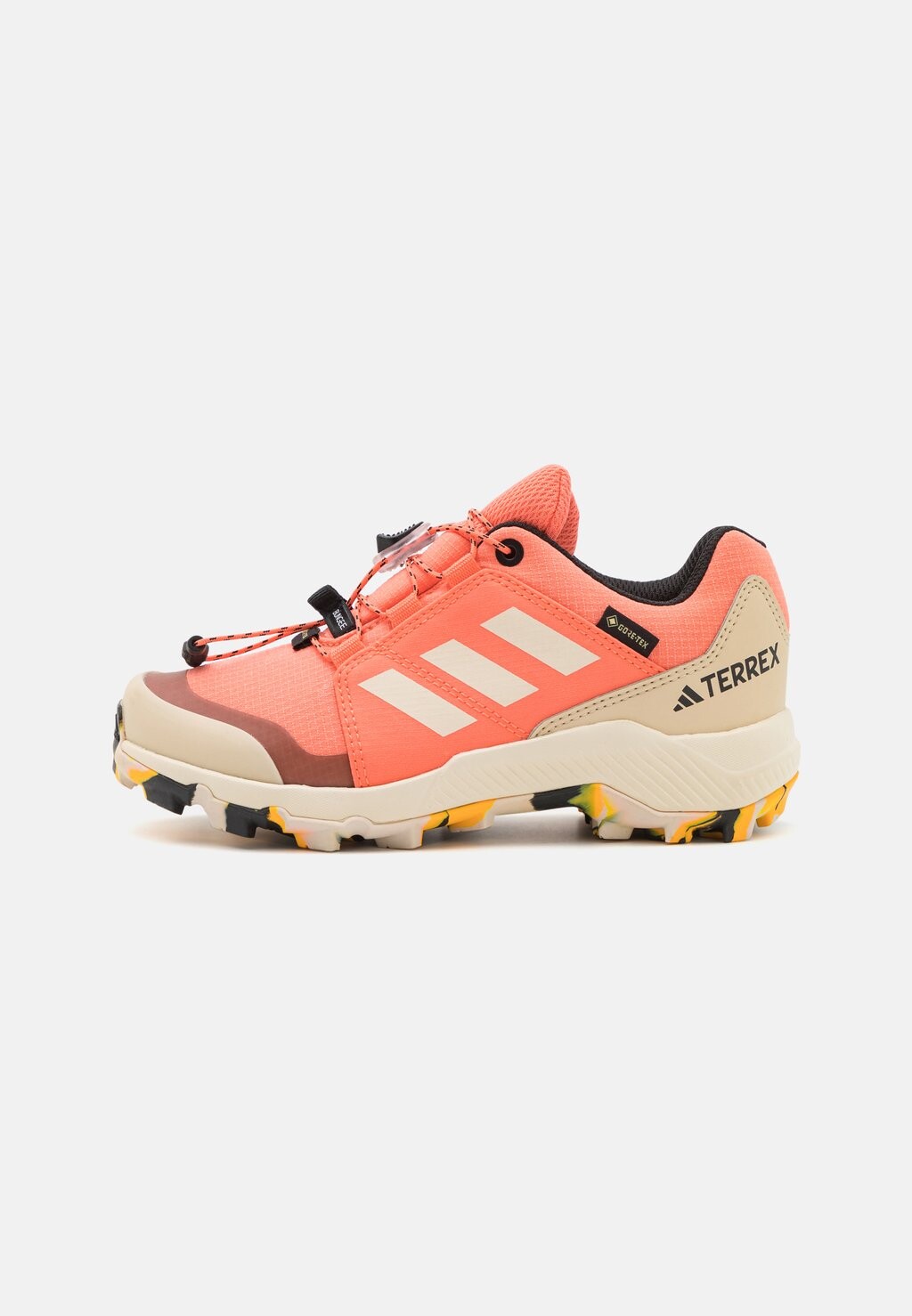 

Походная обувь Terrex Gore-Tex Adidas, цвет coral fusion/wonder white/core black