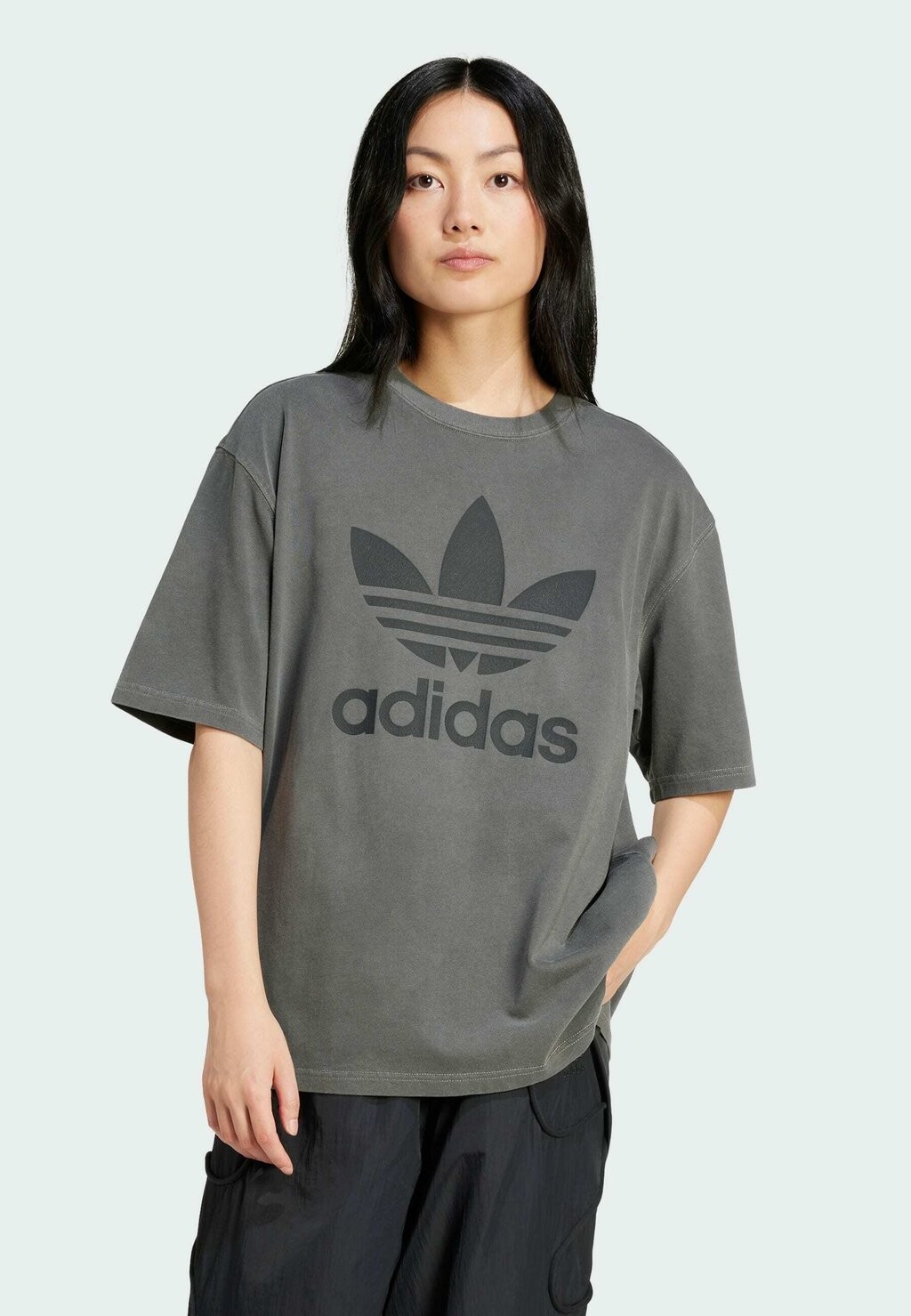 

Футболка с принтом WASHED TREFOIL adidas Originals, черный