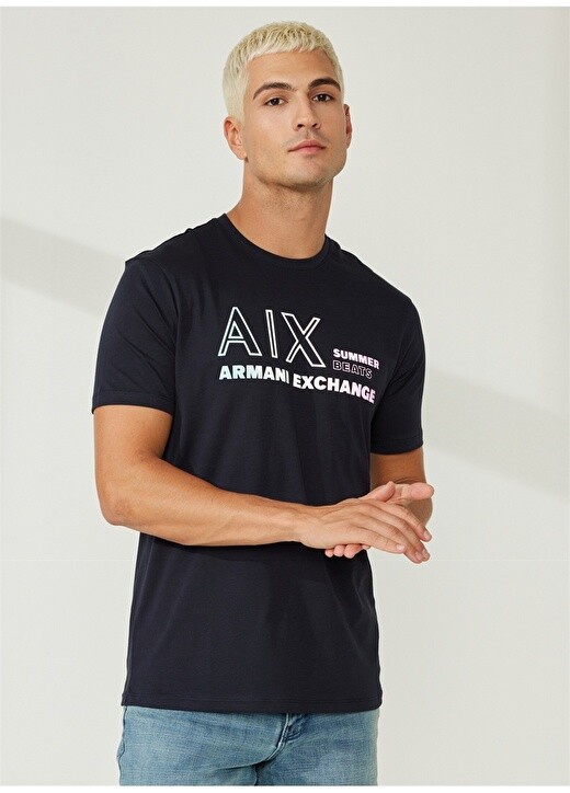 

Темно-синяя мужская футболка с круглым вырезом с принтом Armani Exchange, Синий
