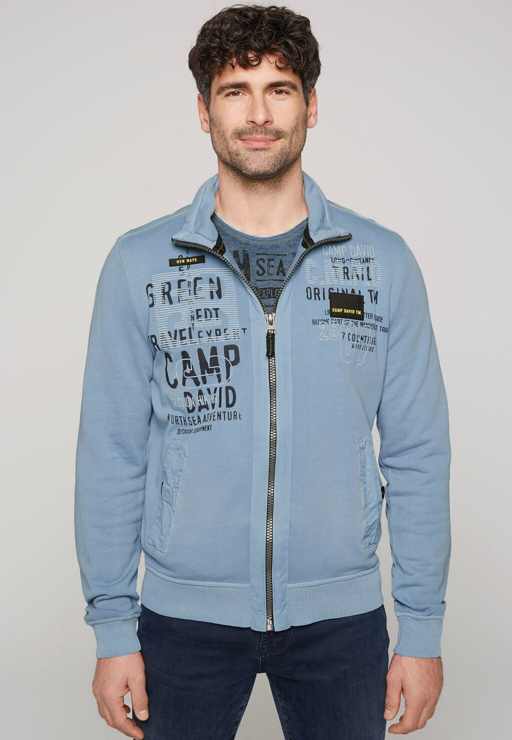 

Толстовка MIT LOGO PRINTS UND STICKEREIEN Camp David, цвет new blue