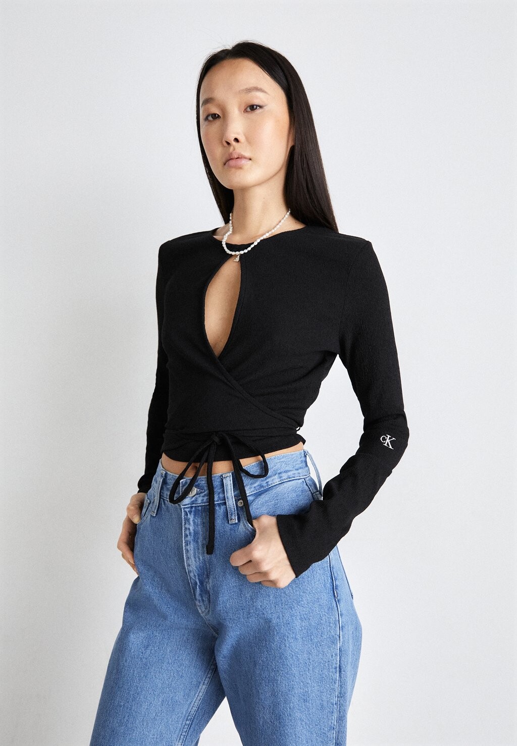 

Футболка с длинным рукавом Front Split Wrap Calvin Klein Jeans, черный