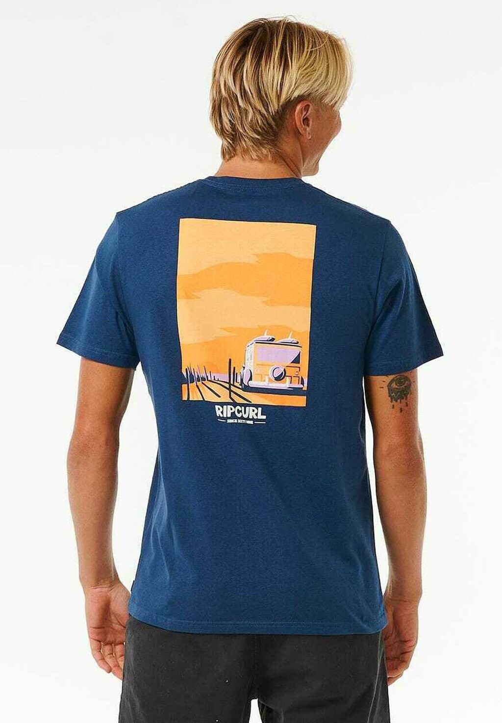 

Футболка с принтом KEEP ON TRUCKING Rip Curl, цвет washed navy