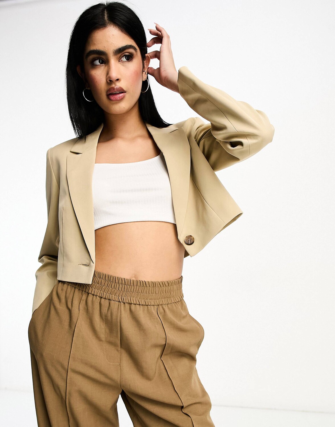 

Укороченный пиджак Miss Selfridge из камня