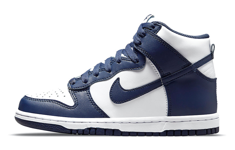 

Женские туфли для скейтбординга Nike Dunk High (Gs) Темно-белые