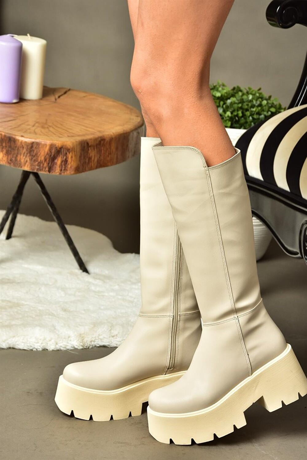 

J820060309 Бежевые женские ботинки Fox Shoes