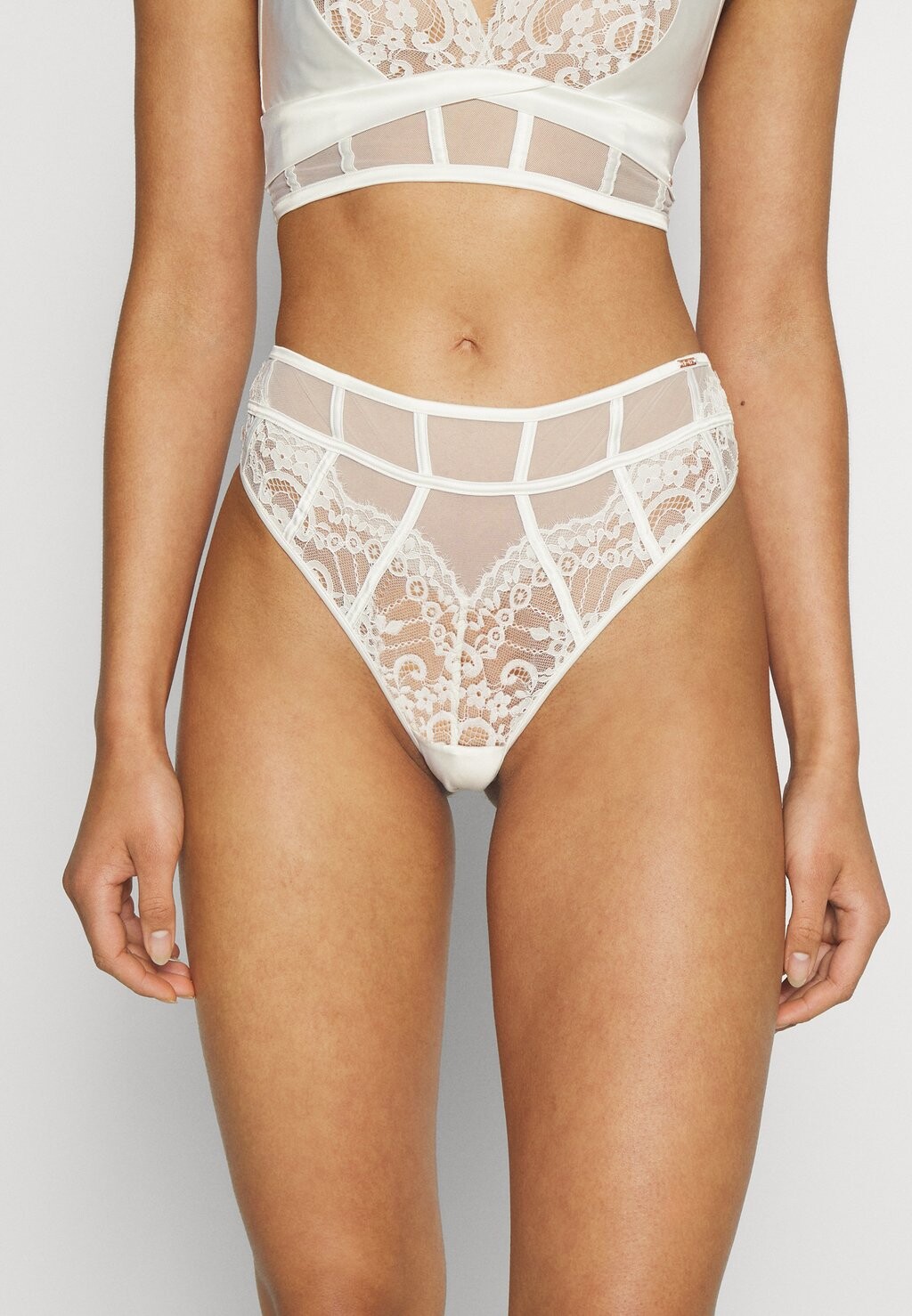 

Стринги Hunkemöller, белый