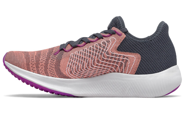 

Кроссовки New Balance NB FuelCell для женщин