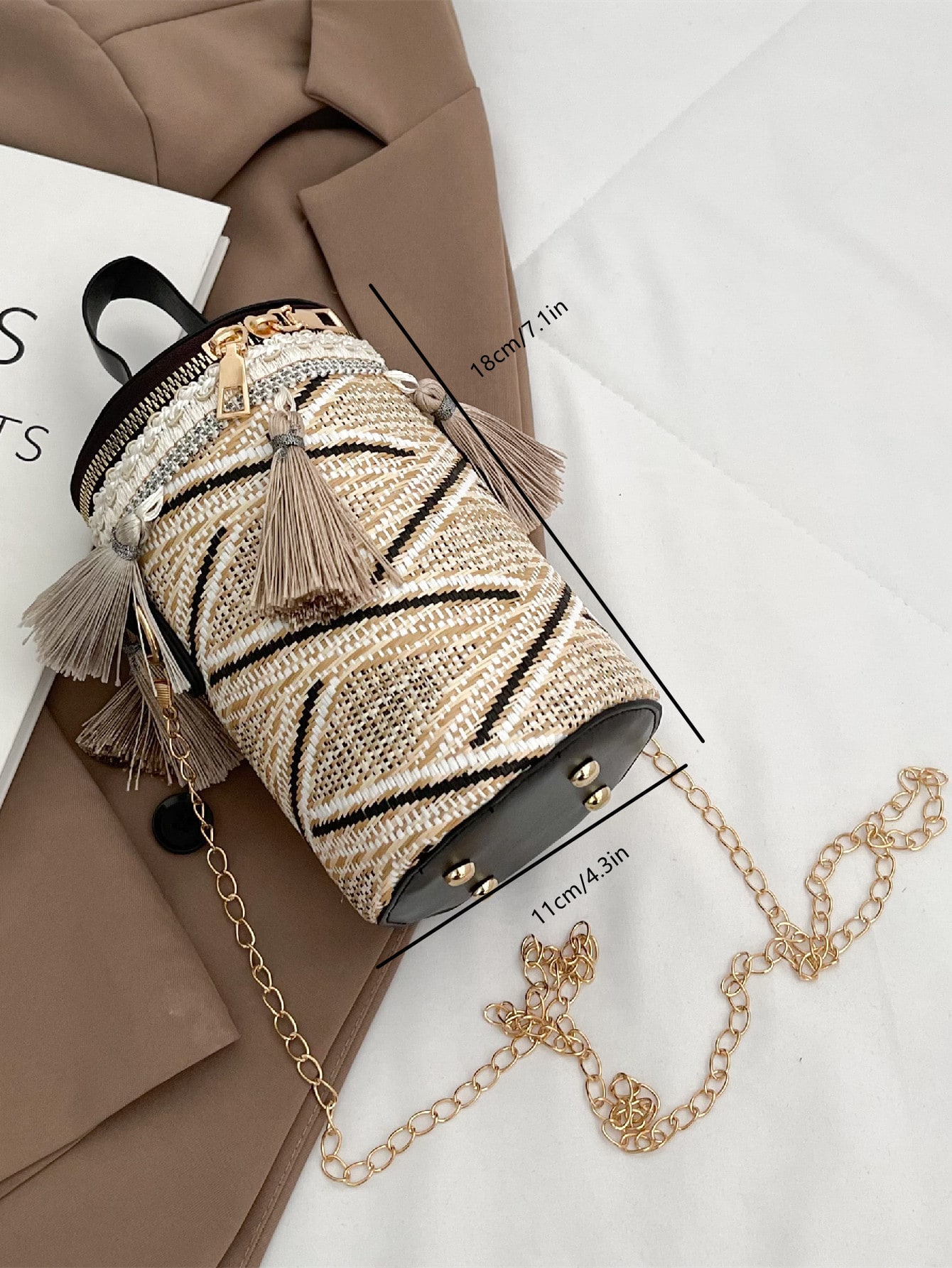 плетеная коробка с кисточками и соломенная сумка с лоскутным клапаном контрастного цвета и веревочным ремнем для женщин коричневый Соломенная сумка с мини-кисточкой и декором, многоцветный