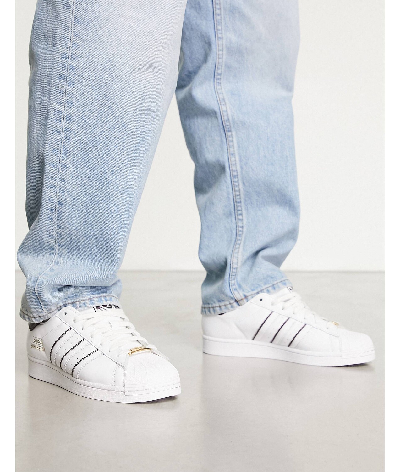 

Белые кроссовки adidas Originals Superstar с контрастными полосками, Белый