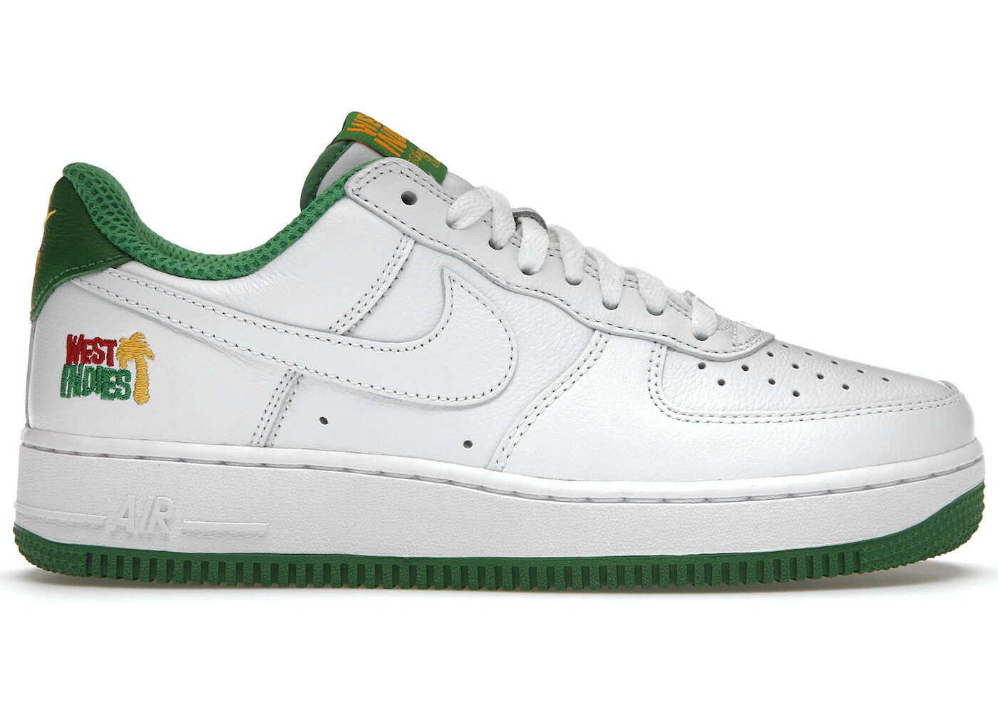 

Кроссовки Nike Air Force 1 Low Retro QS (2022), белый / зеленый