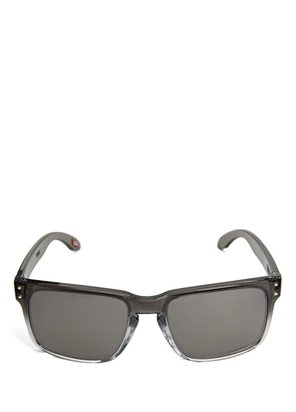 

Черные мужские солнцезащитные очки Oakley