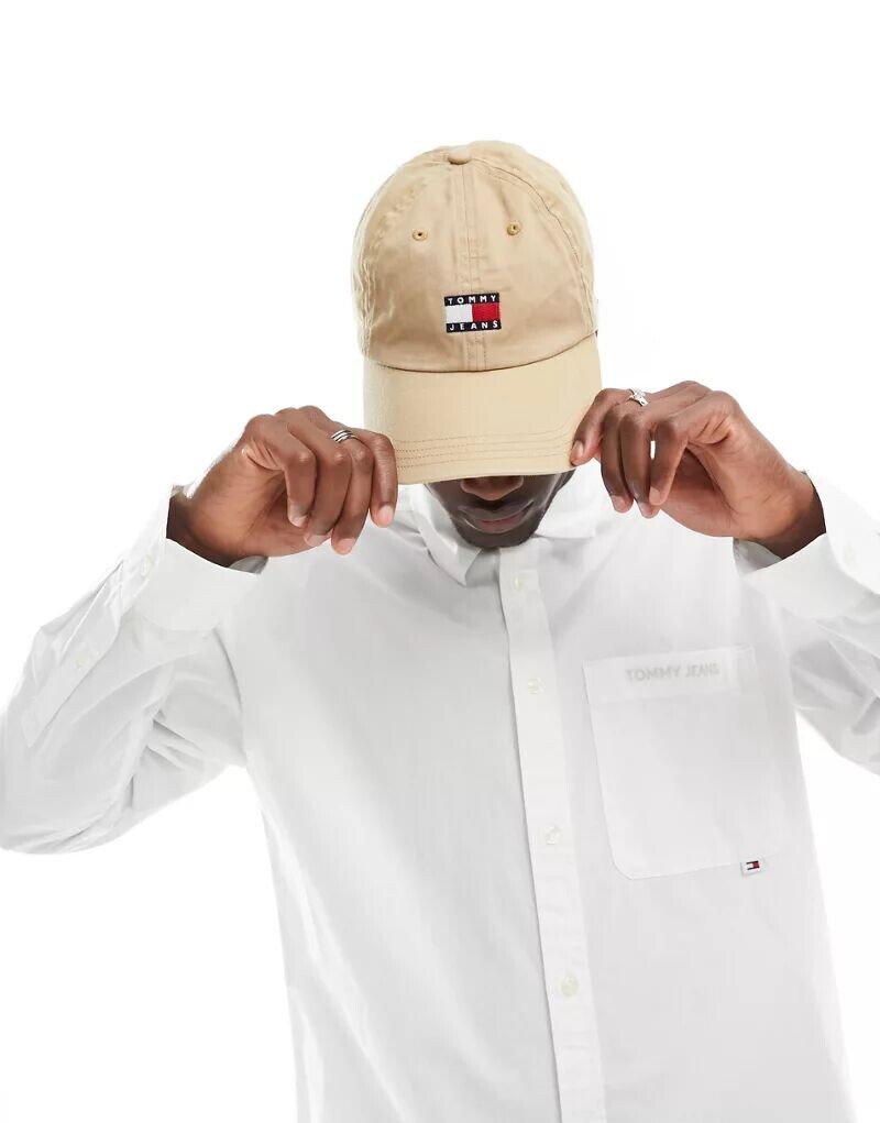 

Белая классическая рубашка свободного кроя Tommy Jeans