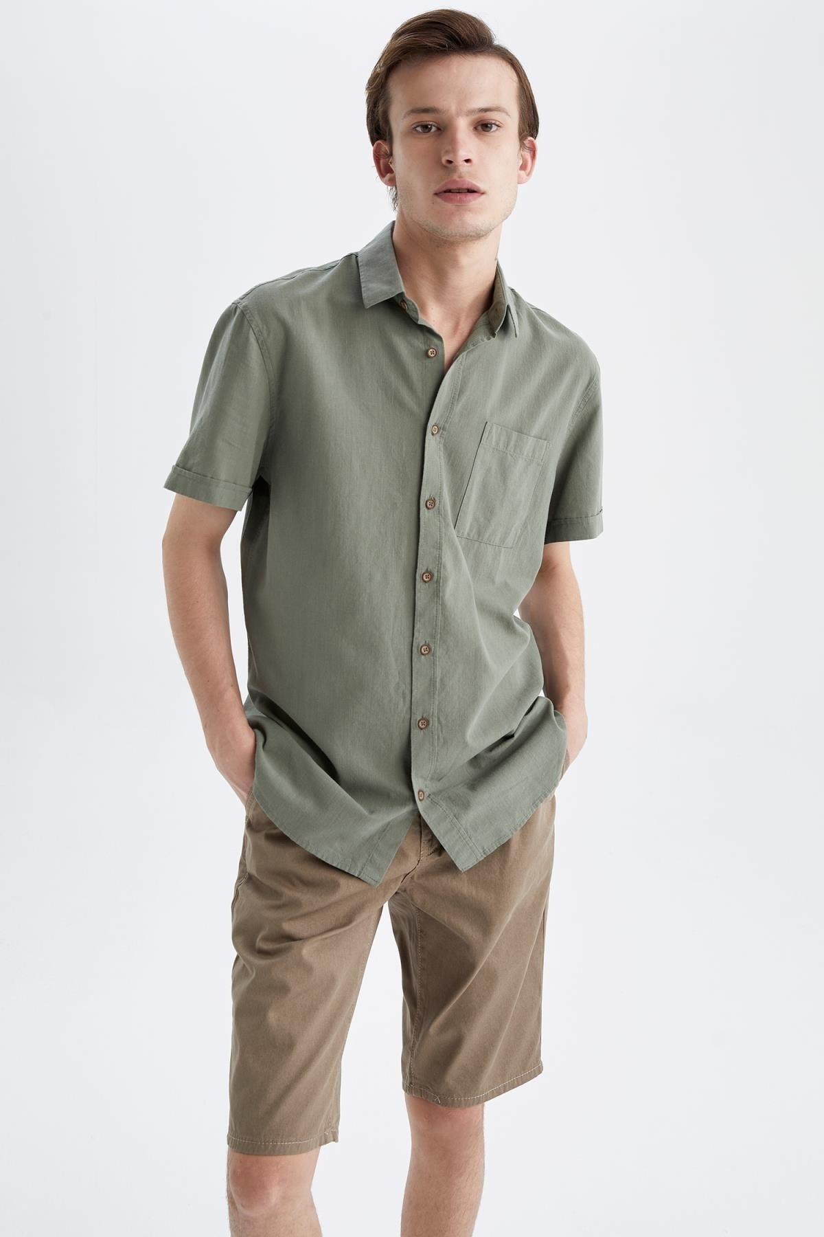 Базовая рубашка Slim Fit с короткими рукавами DeFacto, хаки базовая рубашка slim fit белый