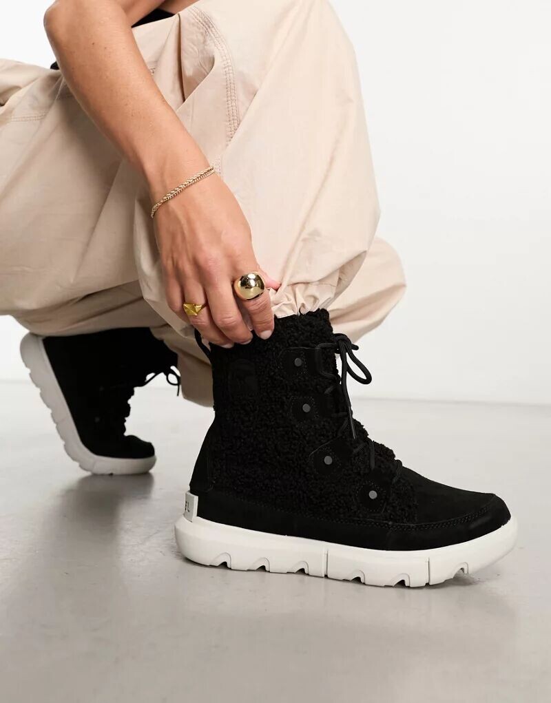 

Черные удобные туфли Explorer Joan от Sorel