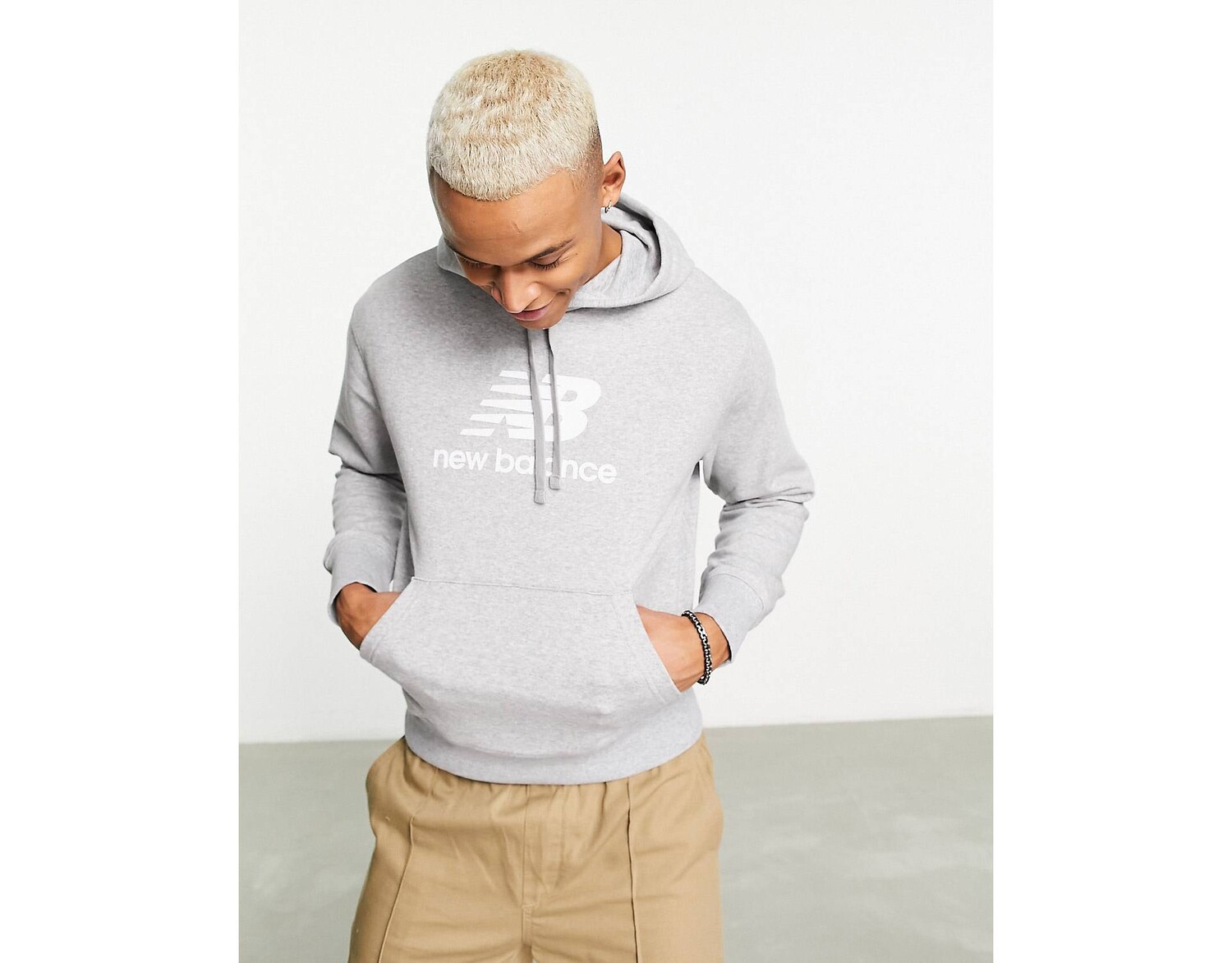 

Серая флисовая худи с логотипом New Balance Essentials, Серый