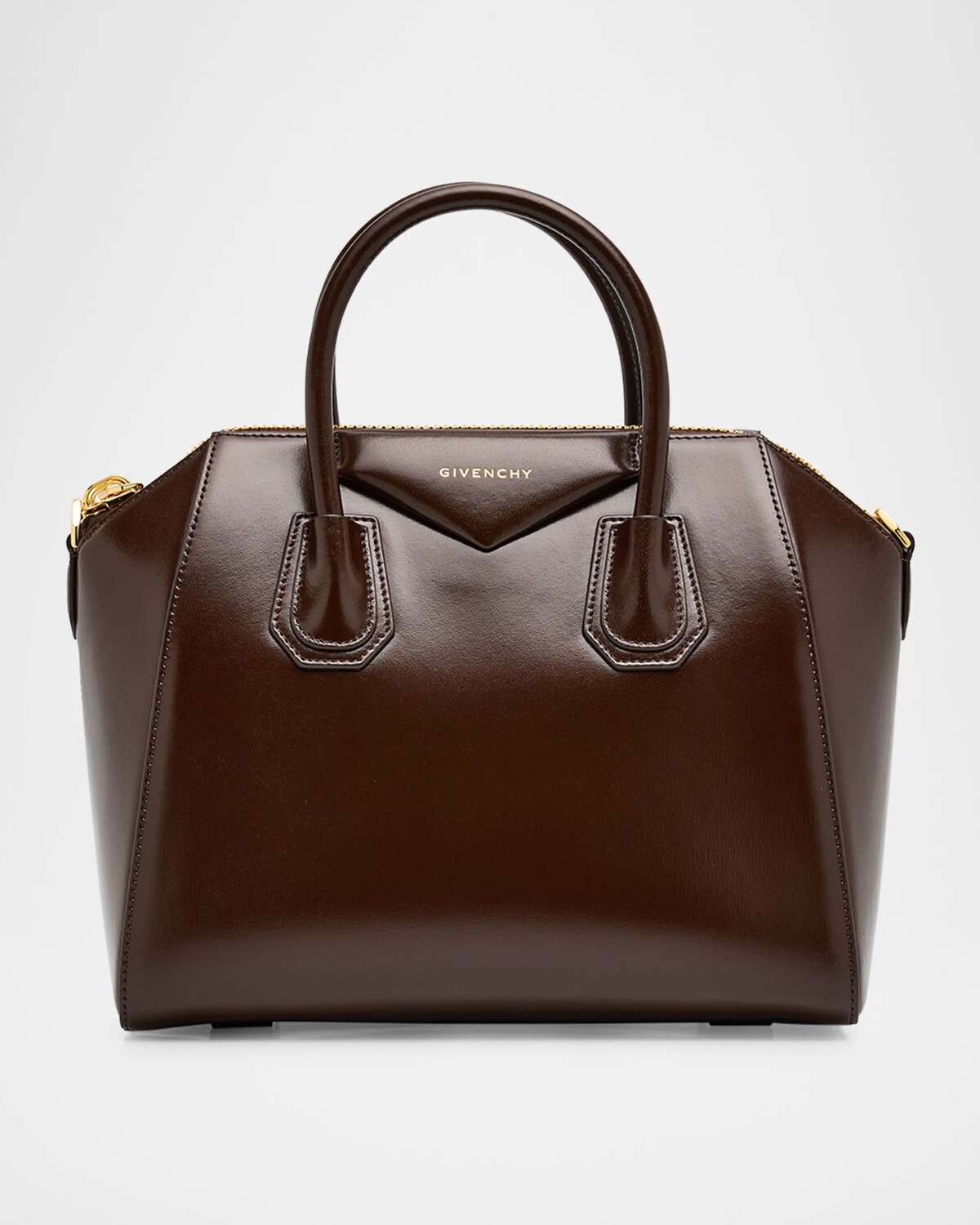 

Маленькая кожаная сумка Antigona с верхней ручкой в ​​коробочке Givenchy, цвет Ebony Brown