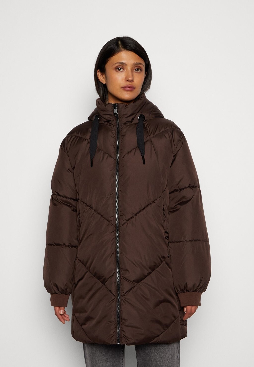 

Куртка зимняя Vero Moda
