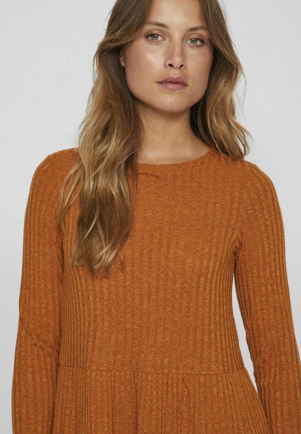 

Трикотажное платье PETITE LANGARM VILA, оранжевый