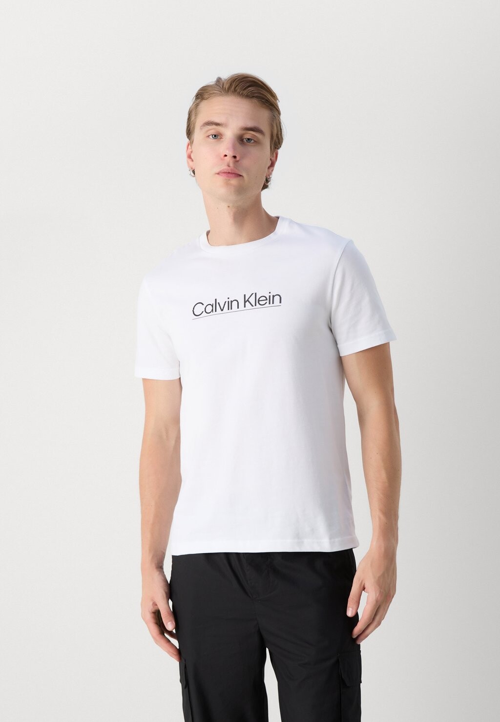 

Футболка с принтом RAISED LINE LOGO Calvin Klein, белый
