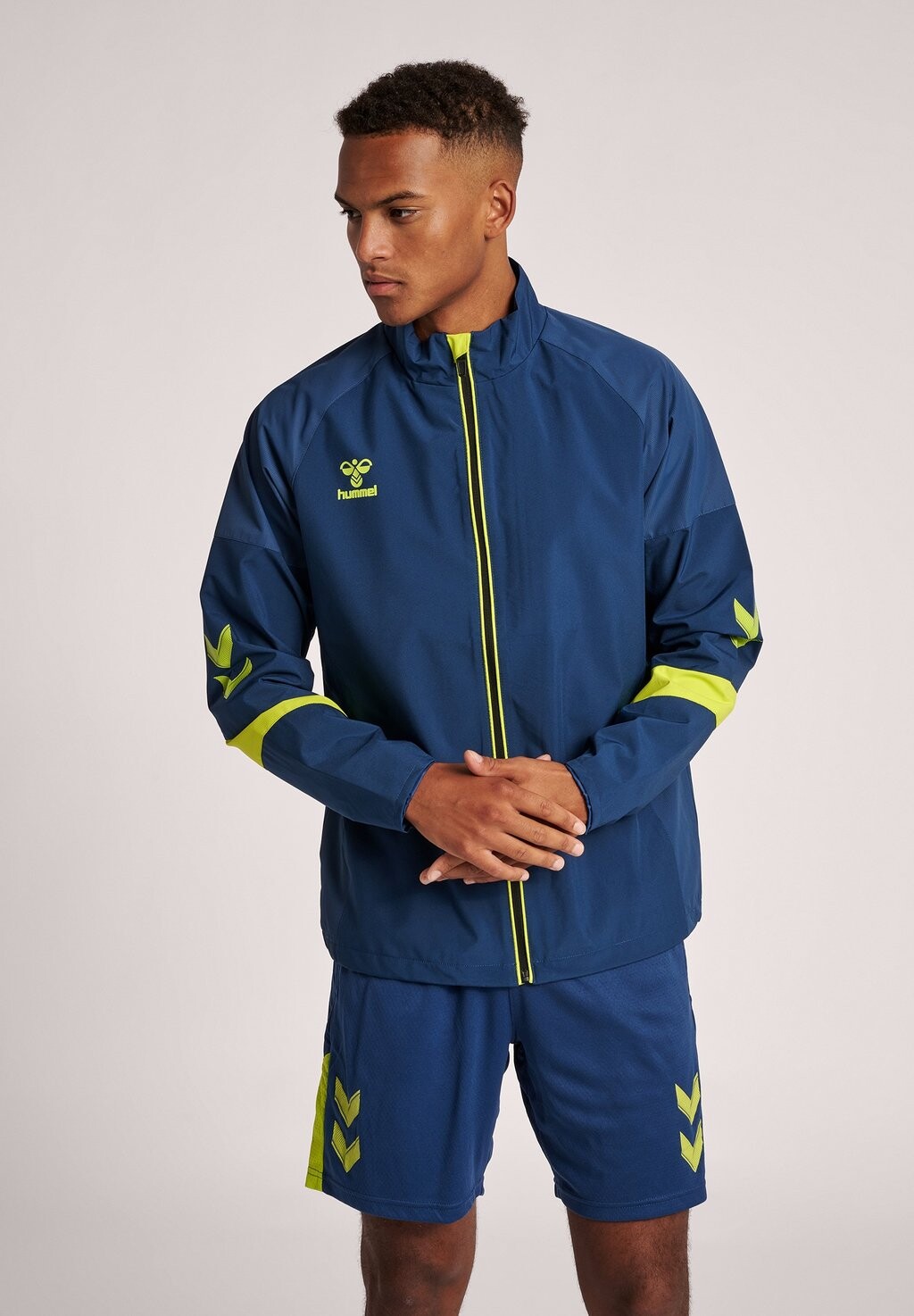 

Спортивная куртка Hummel, синий