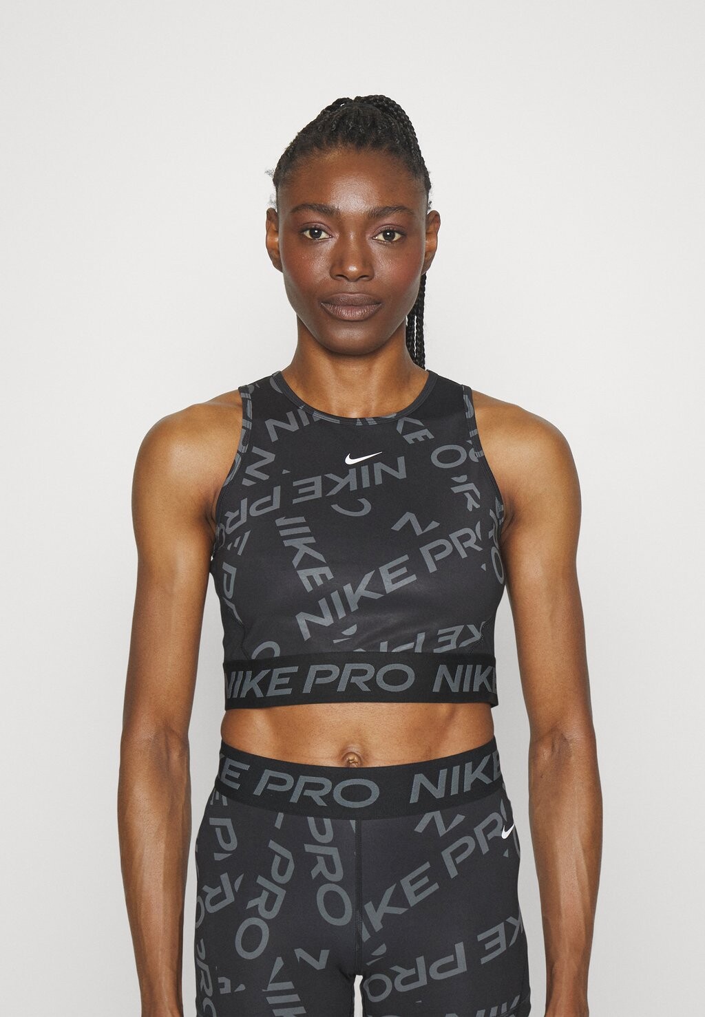 

Топ Nike, черный