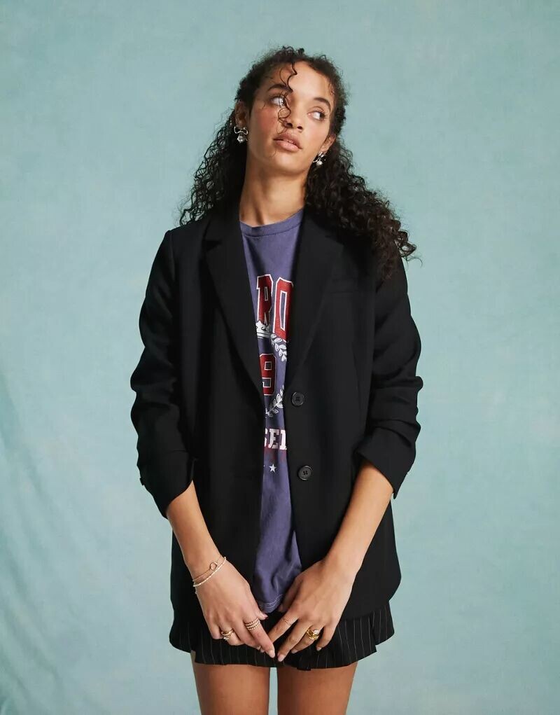 

Черный пиджак оверсайз Miss Selfridge