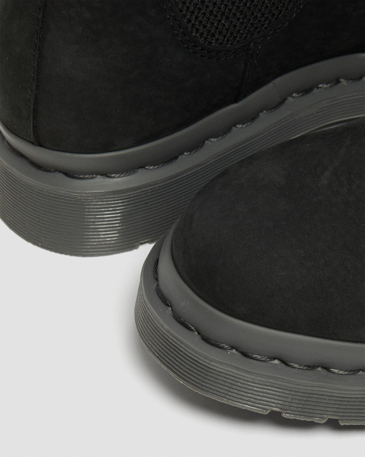 

Ботинки челси из нубука 2976 Mono Milled Dr. Martens