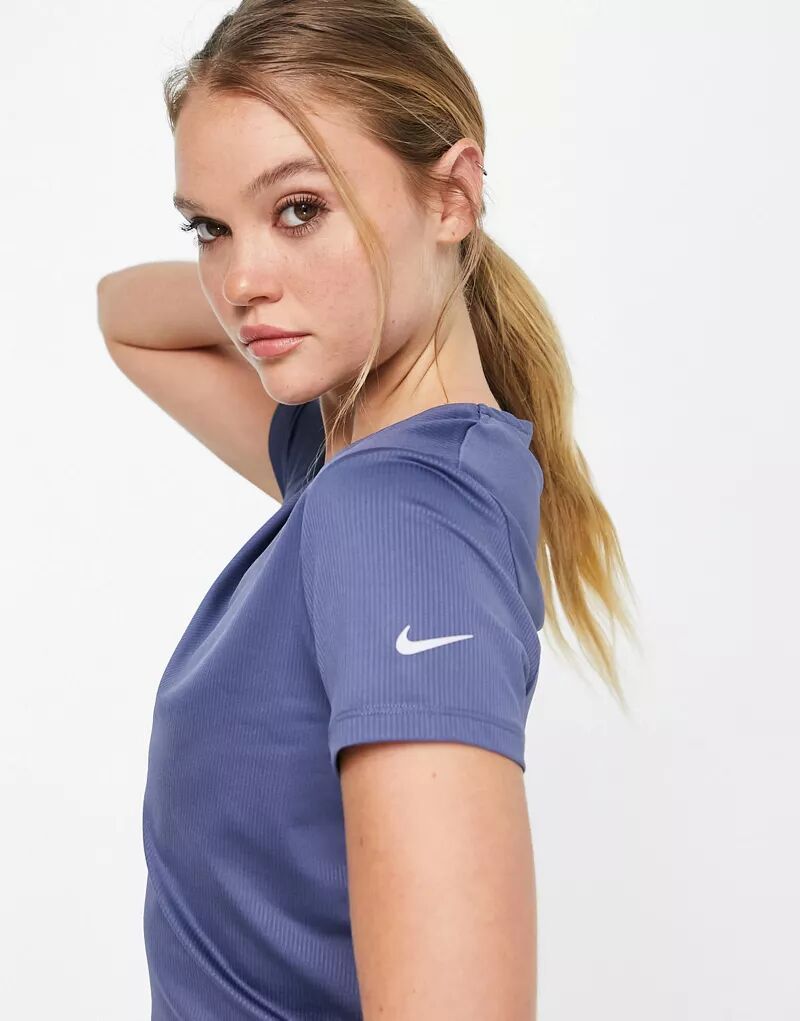 Синяя футболка с v-образным вырезом Nike