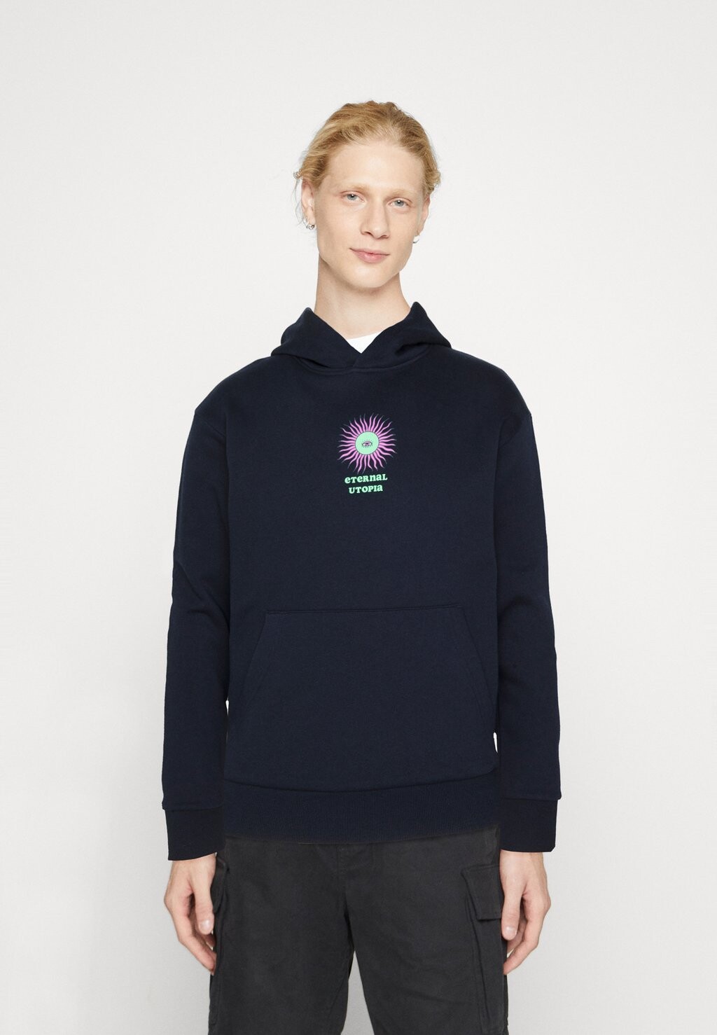

Толстовка JORBRADLEY MANIFESTO Jack & Jones, темно-синий пиджак